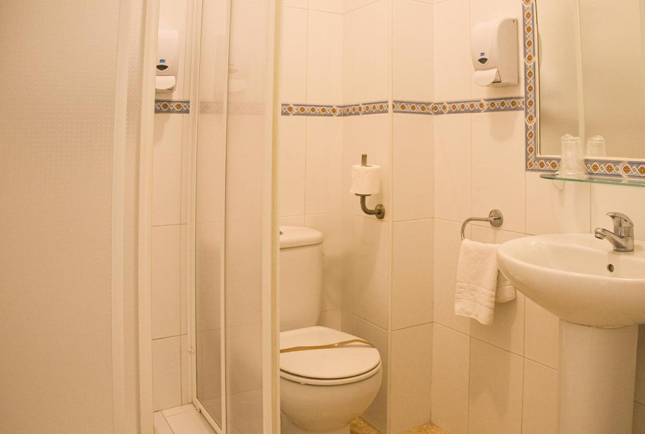Hostal Patio Andaluz Punta Umbría Екстериор снимка
