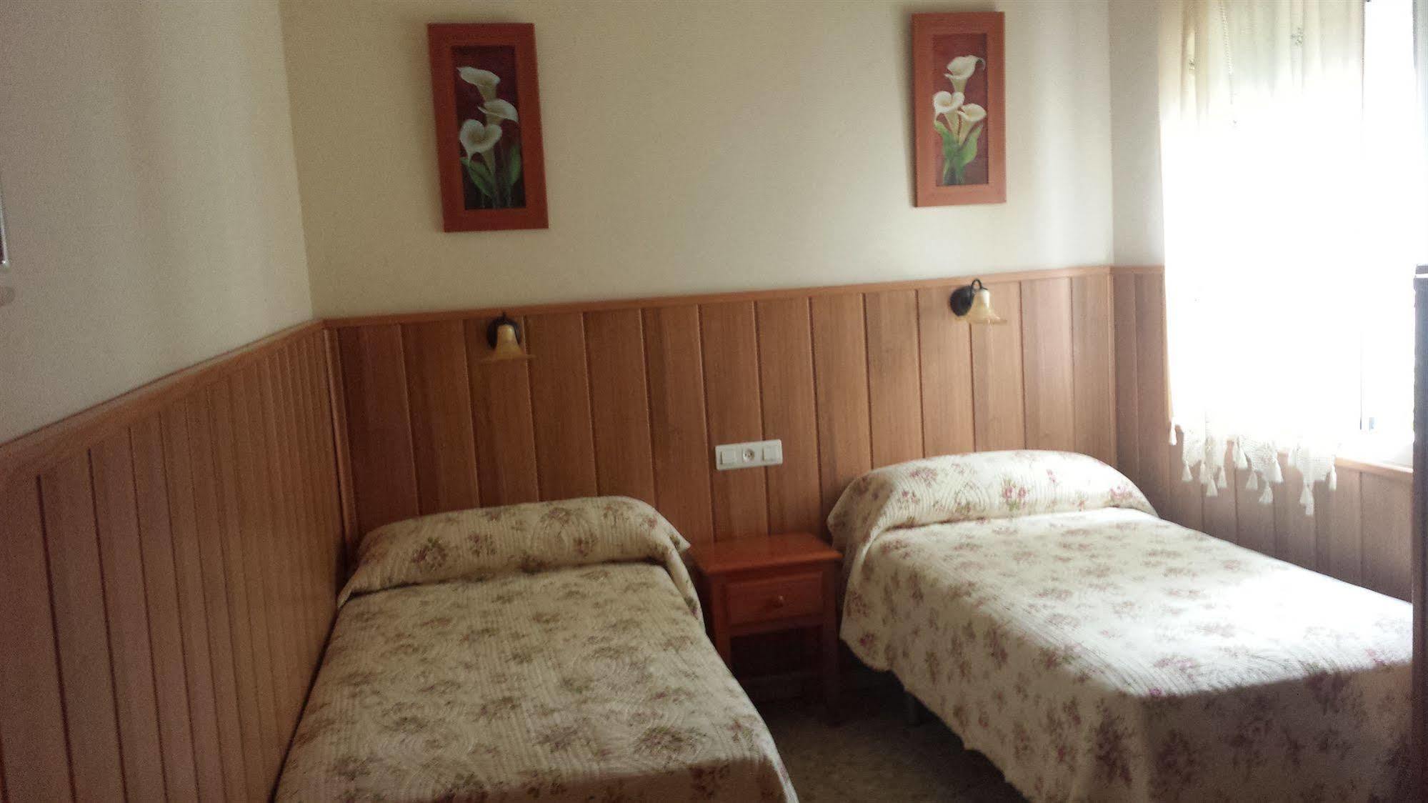 Hostal Patio Andaluz Punta Umbría Екстериор снимка